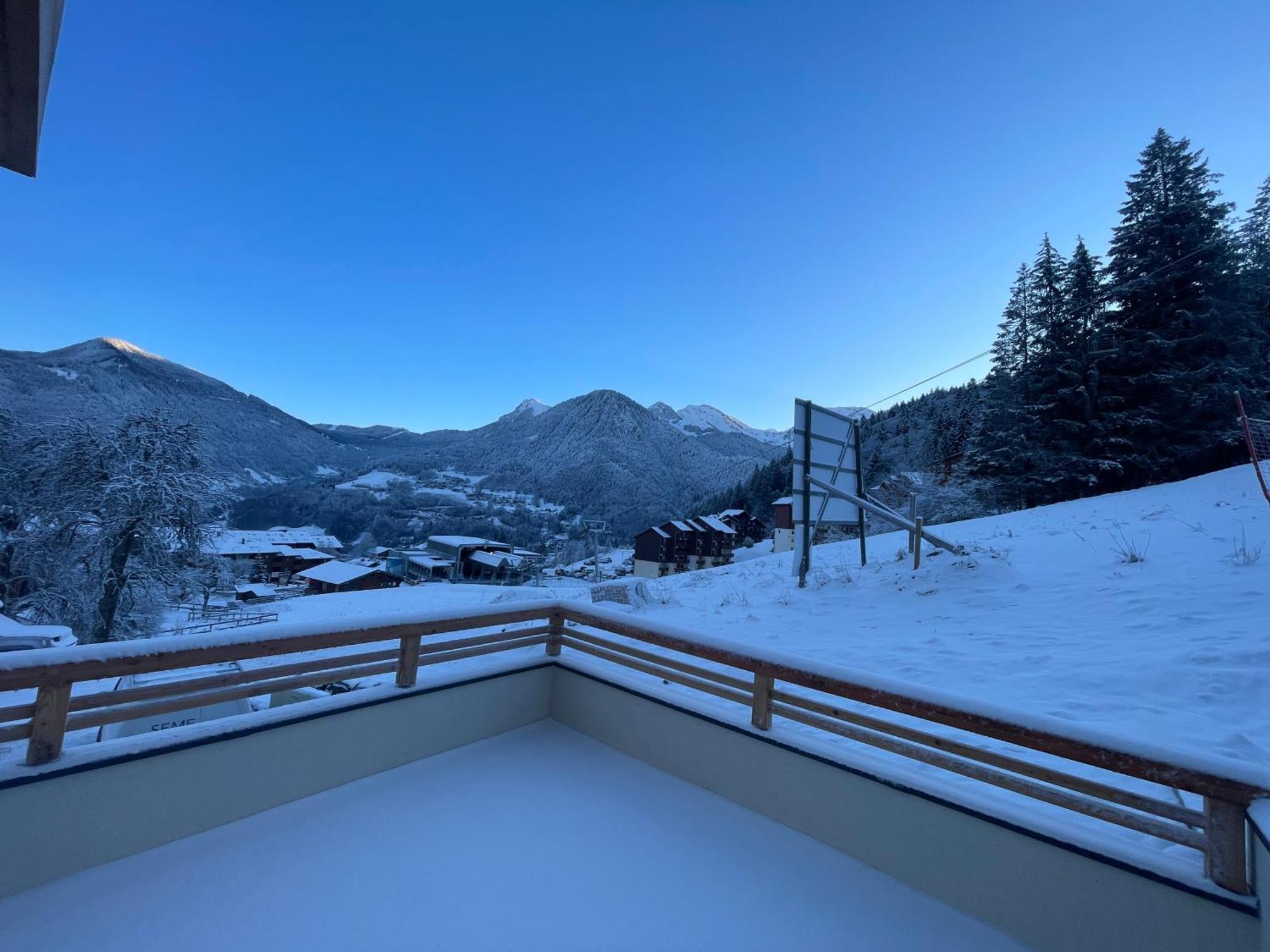 Dans Residence Neuve Le Snow Roc Sur Les Pistes, Grand Studio Cosy 5 Pers Avec Terrasse Panoramique, Sauna, Wifi Saint-Jean-dʼAulps 外观 照片